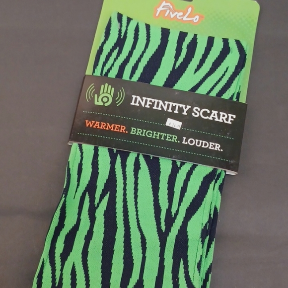 NWT Seattle Seahawks colored infinity scarf - Picture 1 of 3